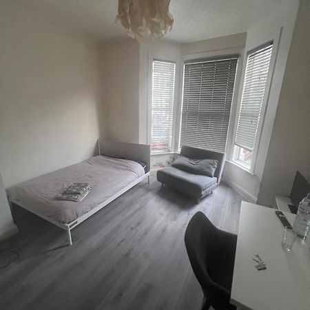 Relaxing&Cozy Room Лондон Екстер'єр фото